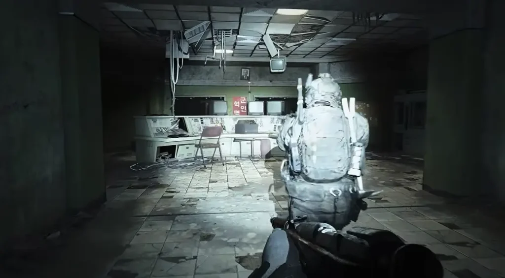 Soldiers entering a damaged control room in the Modern Warfare 4 Stranded mission